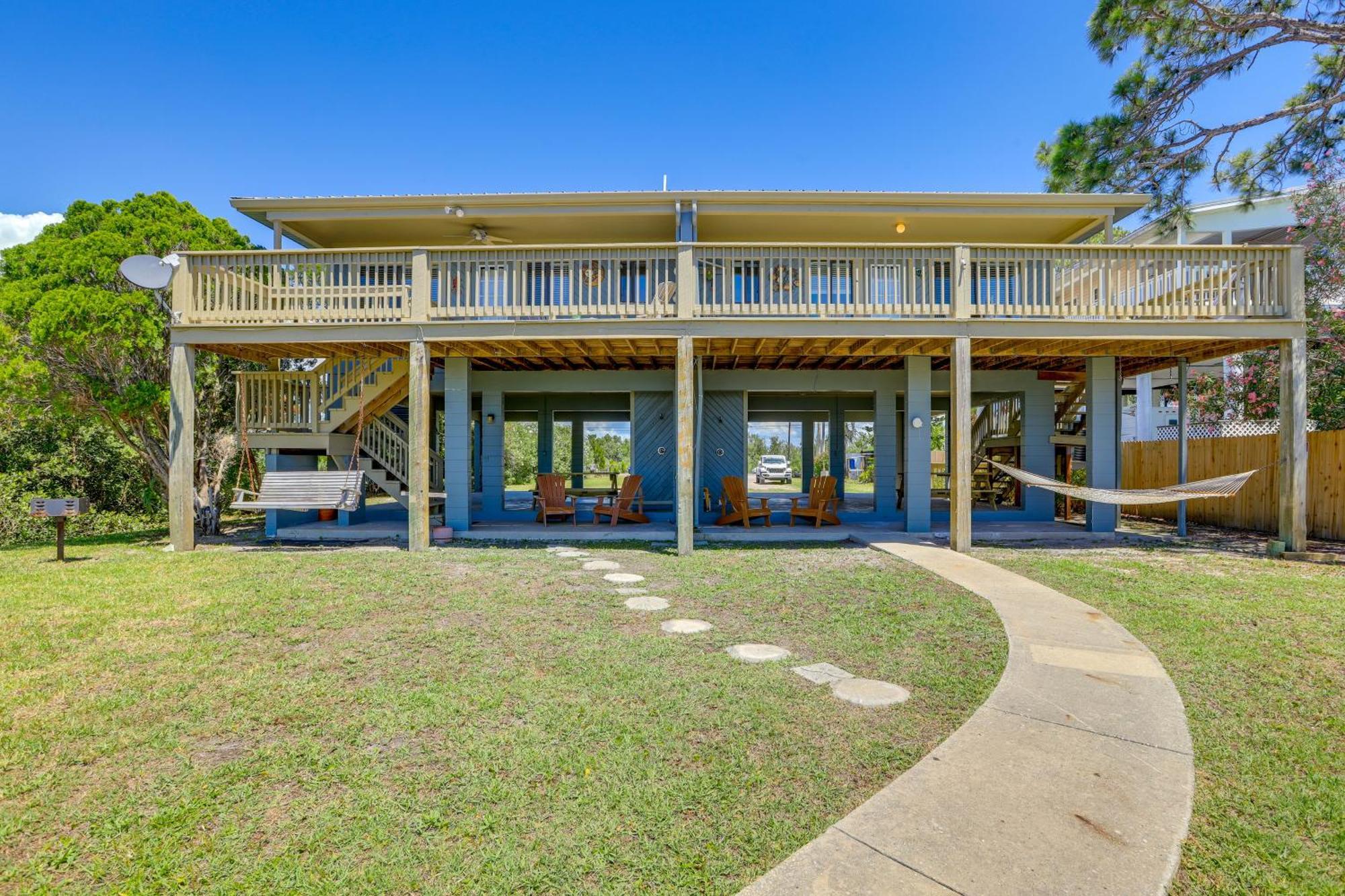 Waterfront Cedar Key Duplex Home Grill And Dock! Dış mekan fotoğraf